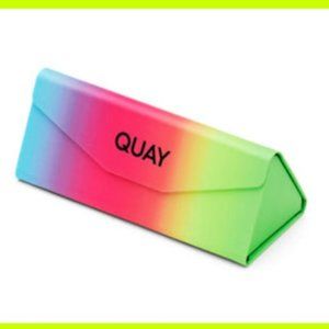 NWT QUAY EMBOSSED TRI FOLD CASE